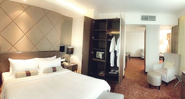 メナラ ペニンシュラ ホテル ジャカルタ