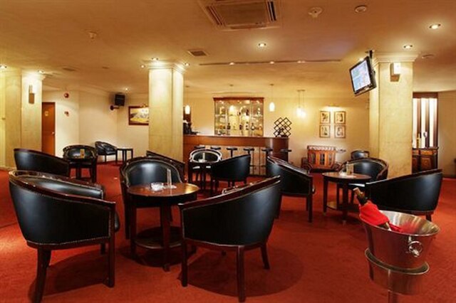 ホテル ニュー サフィール ジョグジャカルタ