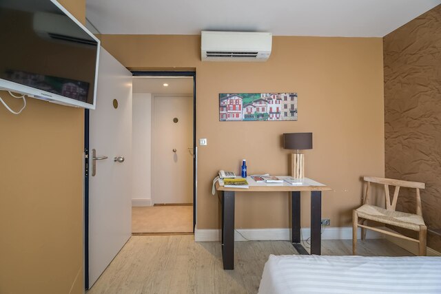 オテル コスモポリタン