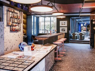 トライブ パリ バティニョル