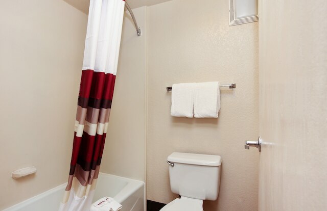 レッド ルーフ イン サンタ アナ