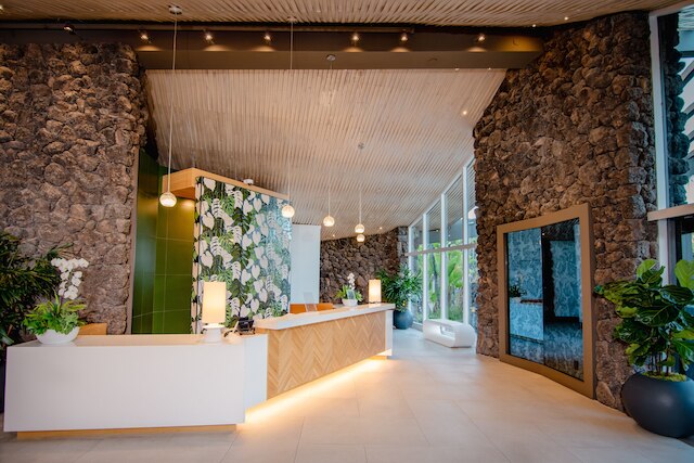 ハンフリーズ ハーフ ムーン イン