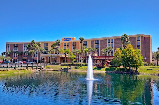 コンフォート イン & スイート キシミー バイ ザ パークス