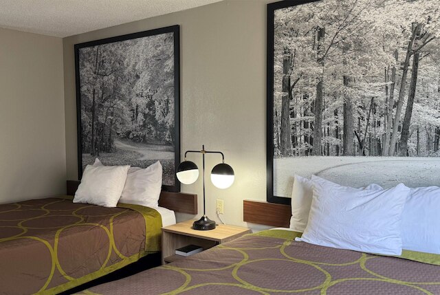 スーパー 8 バイ ウィンダム エバンズビル イースト