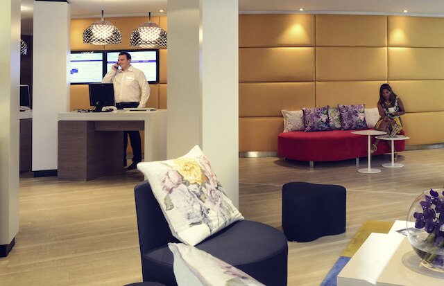 メルキュール ニース サントル グリマルディ