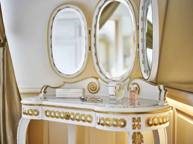 ル ムーリス - ドーチェスター コレクション