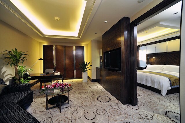 グランド ソリュクス ジョンユウ ホテル 上海 (上海中油陽光大酒店)