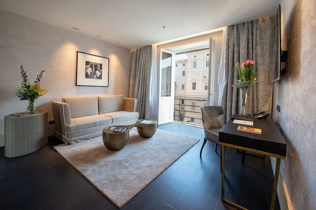 シーナ ベルニーニ ブリストル  オートグラフ コレクション