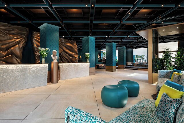 シーナ ベルニーニ ブリストル  オートグラフ コレクション