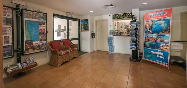 トロピック タワーズ アパートメンツ