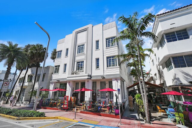 ザ・ホワイトロウ・ホテル