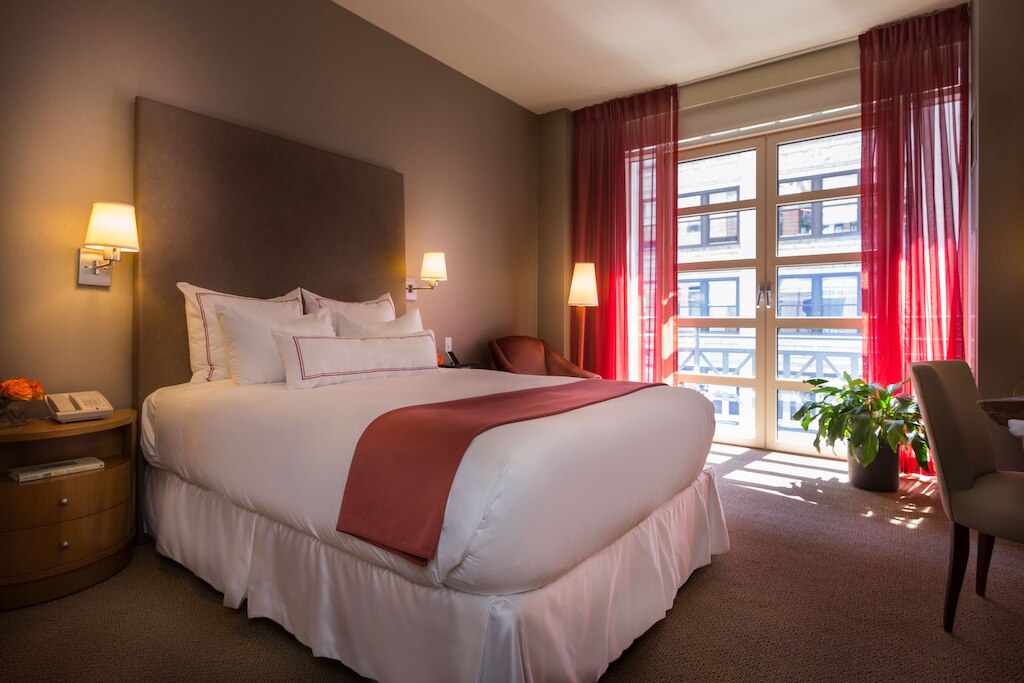 4.ホテル ジラフ バイ ライブラリー ホテル コレクション