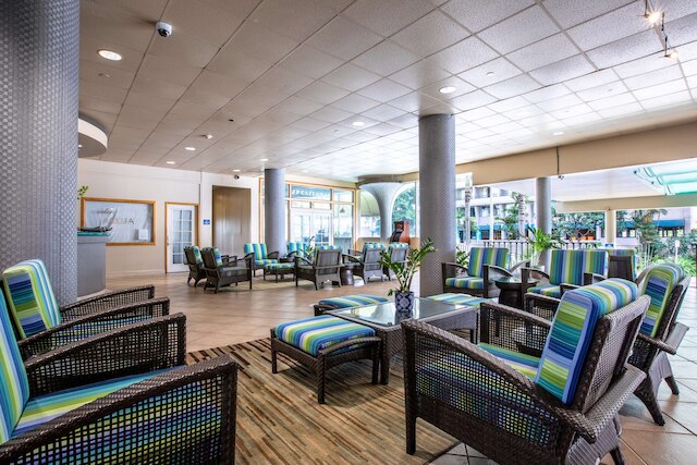 アクア アロハ サーフ ワイキキ