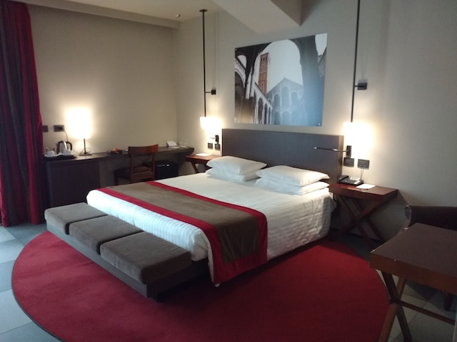 iH ホテルズ ミラノ アンバシアトリ