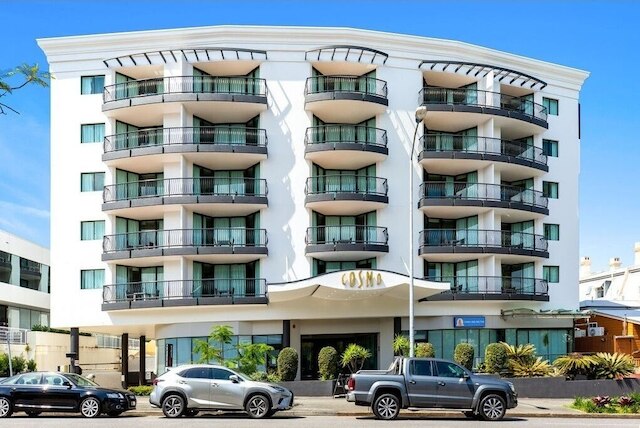 コスモ アパートメント ホテル