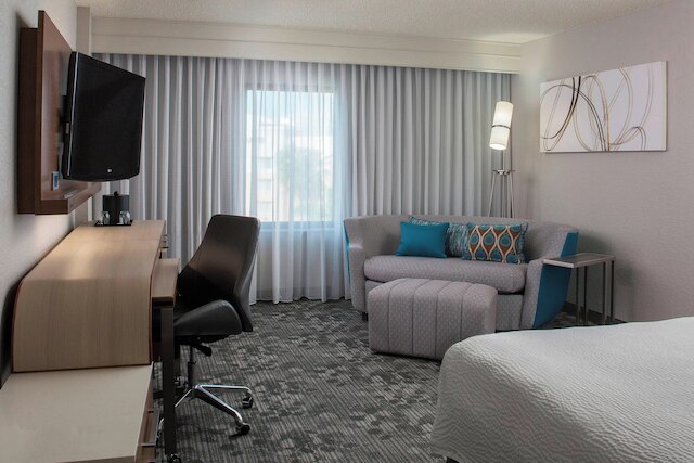 コートヤード・オーランド・レイクブエナビスタ、マリオット・ビレッジ