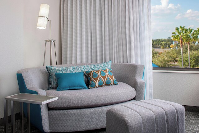 コートヤード・オーランド・レイクブエナビスタ、マリオット・ビレッジ