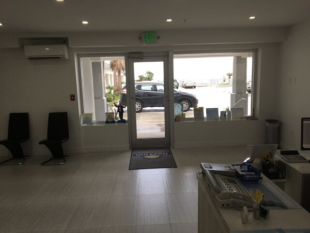 アリヤ ブル イン & スイーツ