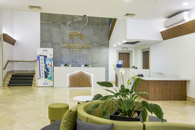 グランド プラザ ホテル