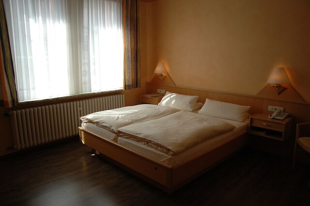 ホテル ツム ベーレン