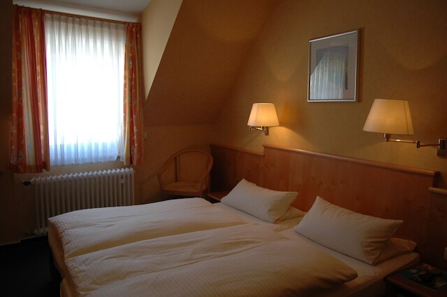 ホテル ツム ベーレン