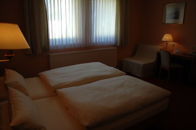 ホテル ツム ベーレン