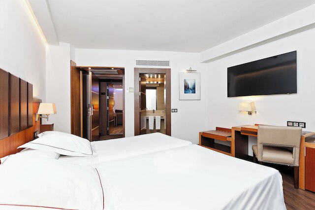 ホテル クラリッジ マドリッド