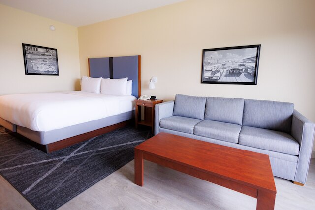 セブン セブリング レースウェイ ホテル