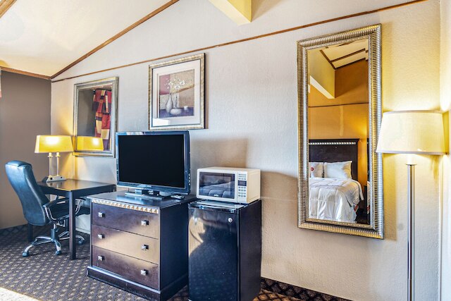 OYO タウンハウス ドッジ シティ KS