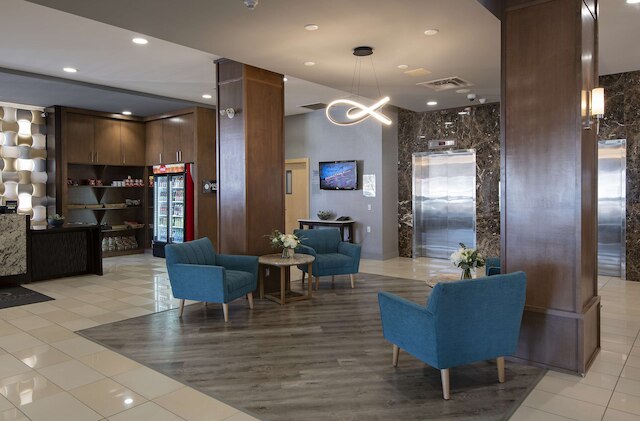 ダブルツリー バイ ヒルトン ホテル カムループス