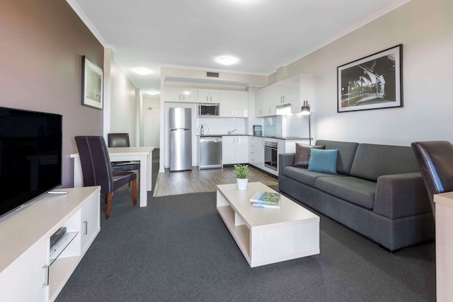 オークス シドニー ゴールズブロウ スイーツ