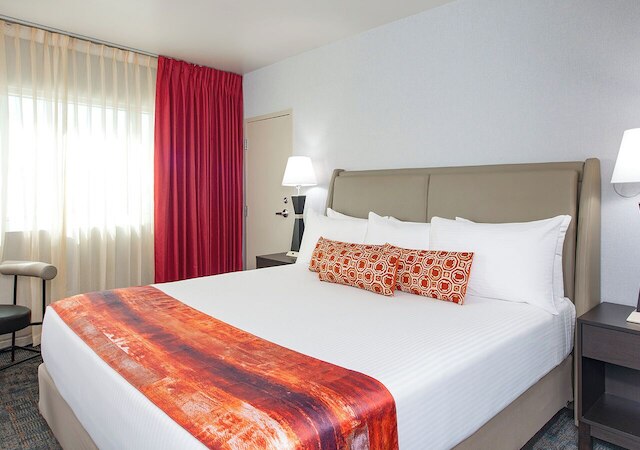 フォー クイーンズ ホテル アンド カジノ