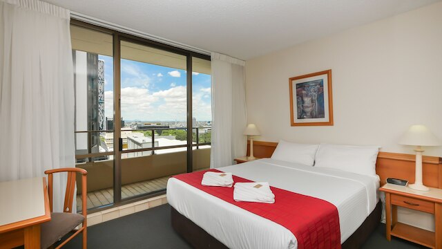 ザ サミット アパートメンツ