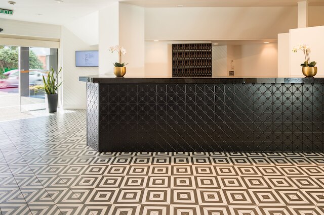 ベイ プラザ ホテル