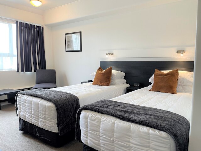 ベイ プラザ ホテル