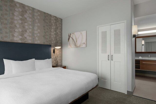 コートヤード・シャーロット・エアポート・ノース