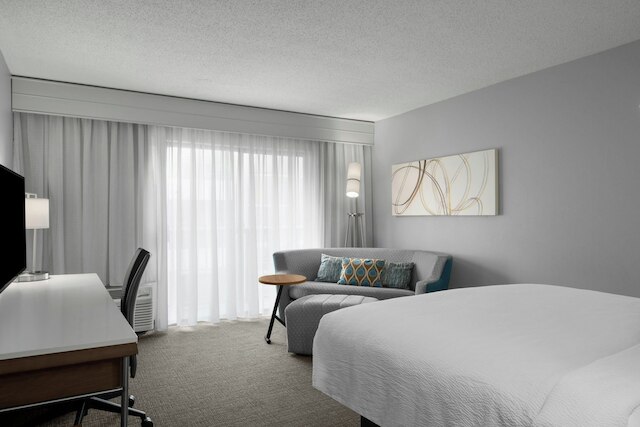 コートヤード・シャーロット・エアポート・ノース