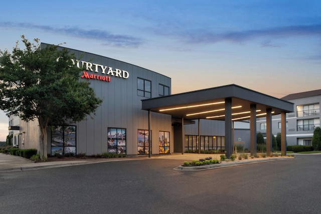 コートヤード・シャーロット・エアポート・ノース