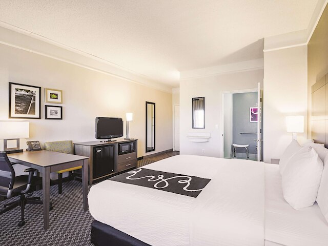 ラ キンタ イン & スイーツ バイ ウィンダム オースティン ネア ザ ドメイン