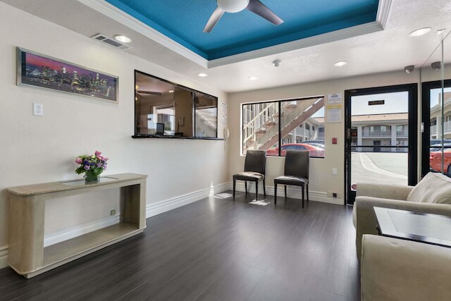 デイズ イン バイ ウィンダム ダウニー