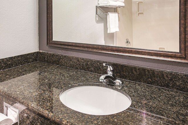 ラ キンタ イン & スイーツ バイ ウィンダムラ デービス