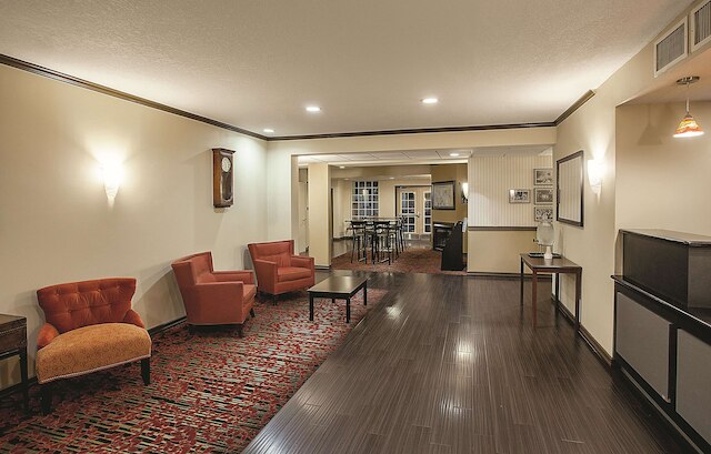 ラ キンタ イン & スイーツ バイ ウィンダムラ デービス