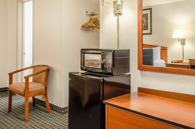 ロードウェイ イン ステート カレッジ - ユニバーシティ近く