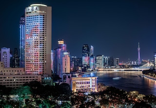 ホテル ランドマーク 広東 (華厦大酒店)