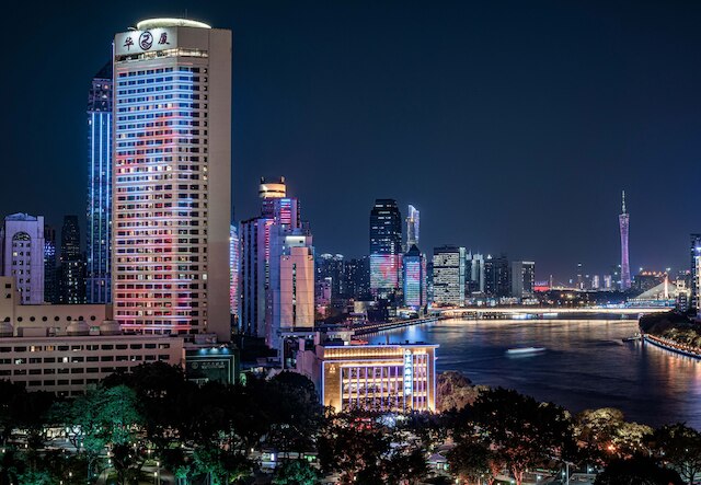 ホテル ランドマーク 広東 (華厦大酒店)