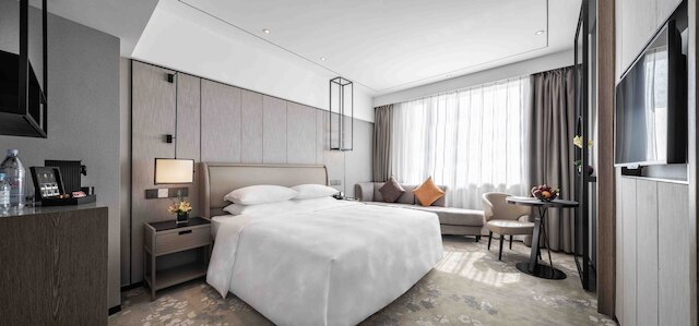 ホテル ランドマーク 広東 (華厦大酒店)