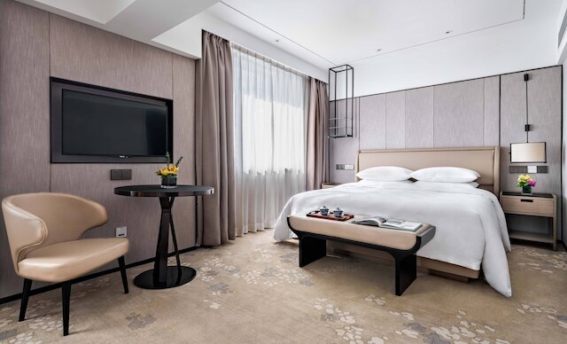 ホテル ランドマーク 広東 (華厦大酒店)