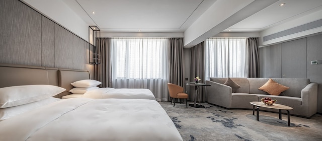 ホテル ランドマーク 広東 (華厦大酒店)