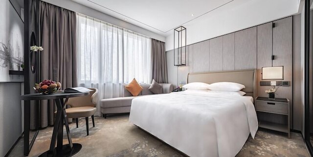 ホテル ランドマーク 広東 (華厦大酒店)