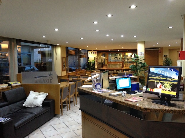 ジ オリジナルズ シティ、オテル ギャラクシー、ナイス アエロポルト